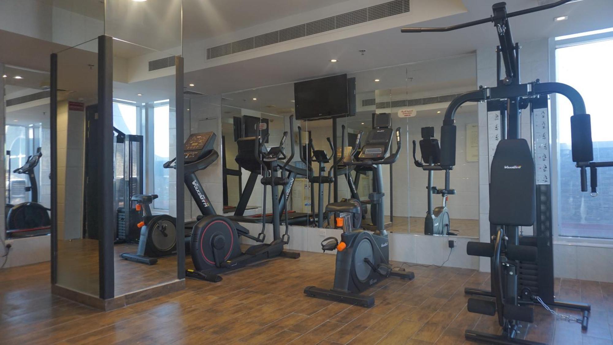 Royal Grand Suite Hotel Sharjah Exterior photo