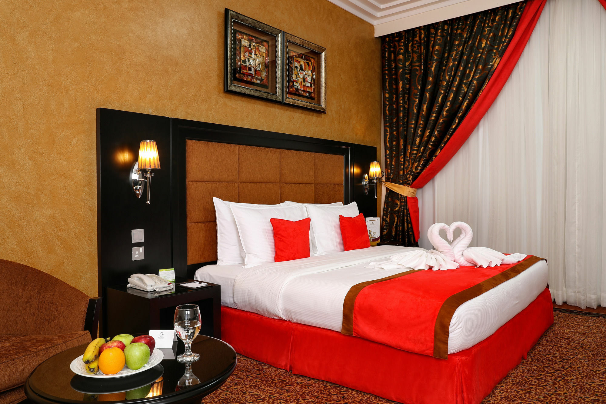 Royal Grand Suite Hotel Sharjah Exterior photo